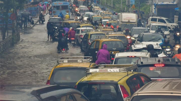 Mumbai and its suburbs received more than 100 mm of rainfall till Sunday (July 21, 2024) evening, due to which roads were submerged in many areas, flights had to be diverted and local train traffic was affected due to waterlogging. Due to the possibility of rain in Central Maharashtra, people's problems may increase again.