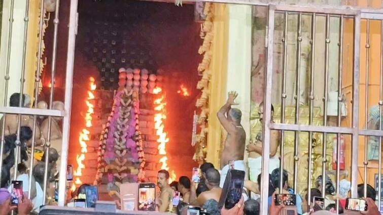 Aadi Festival 2024 On the occasion of Aadi Poornami doors were opened at Alaghar Temple and Padi Poojai - TNN Aadi Festival 2024: ஆண்டுக்கு ஒரு முறை திறக்கப்படும் கருப்பண்ணசாமி கதவுகள்; படி பூஜையை கண்ட பக்தர்கள் !