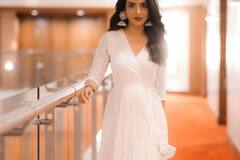 Fashion Tips: इस रक्षाबंधन दिखना चाहती हैं खूबसूरत, तो जरूर ट्राई करें जैस्मिन भसीन के ये खास आउटफिट्स