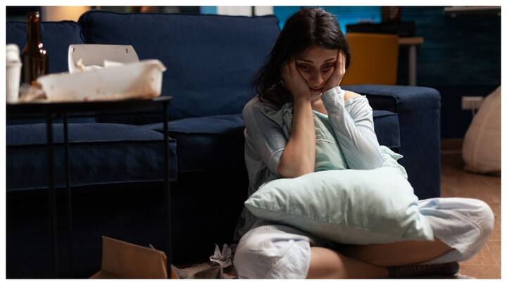 चिड़चिड़ापन: छोटी-छोटी बातों पर गुस्सा आना या चिड़चिड़ापन महसूस करना, जिससे संबंधों में तनाव आ सकता है.