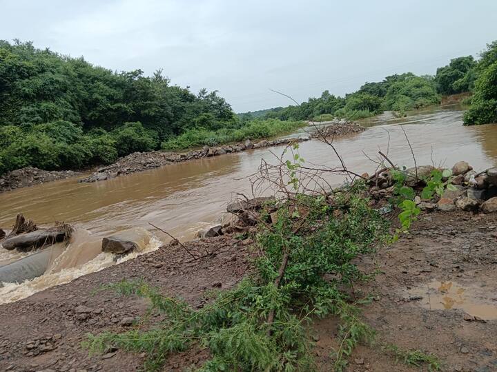 अतनूर ,गव्हाण, मेवापूर ,चिंचोली, गुत्ती , जळकोट, घोणसी-अतनूर, बाराहाळी, देगलूर, मुखेड, नळगीर अशा 28 गावांना याचा फटका बसला आहे.