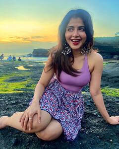 Iswarya Menon: మిని స్కర్ట్‌లో ఐశ్వర్య మీనన్‌ అందాల జాతర - మతిపోతుందంటున్న కుర్రకారు