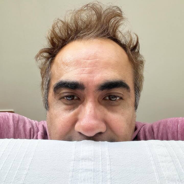 ranaveer ke pita panjaab mein janmen ranaveer shauree ke pita krshn dev shauree boleevud ke prodyoosar the. ranaveer ektar aur daayarektar rajat kapoor aur vinay paathak ke dost hain. ranaveer hindee philm indastree mein apanee kamaal kee ekting ke lie jaane jaate hain. रणवीरचे वडील कृष्ण देव शौरे यांचा जन्म पंजाबमध्ये झाला होता आणि ते बॉलिवूडचे निर्माते होते. रणवीर हा अभिनेता आणि दिग्दर्शक रजत कपूर आणि विनय पाठक यांचा मित्र आहे.
