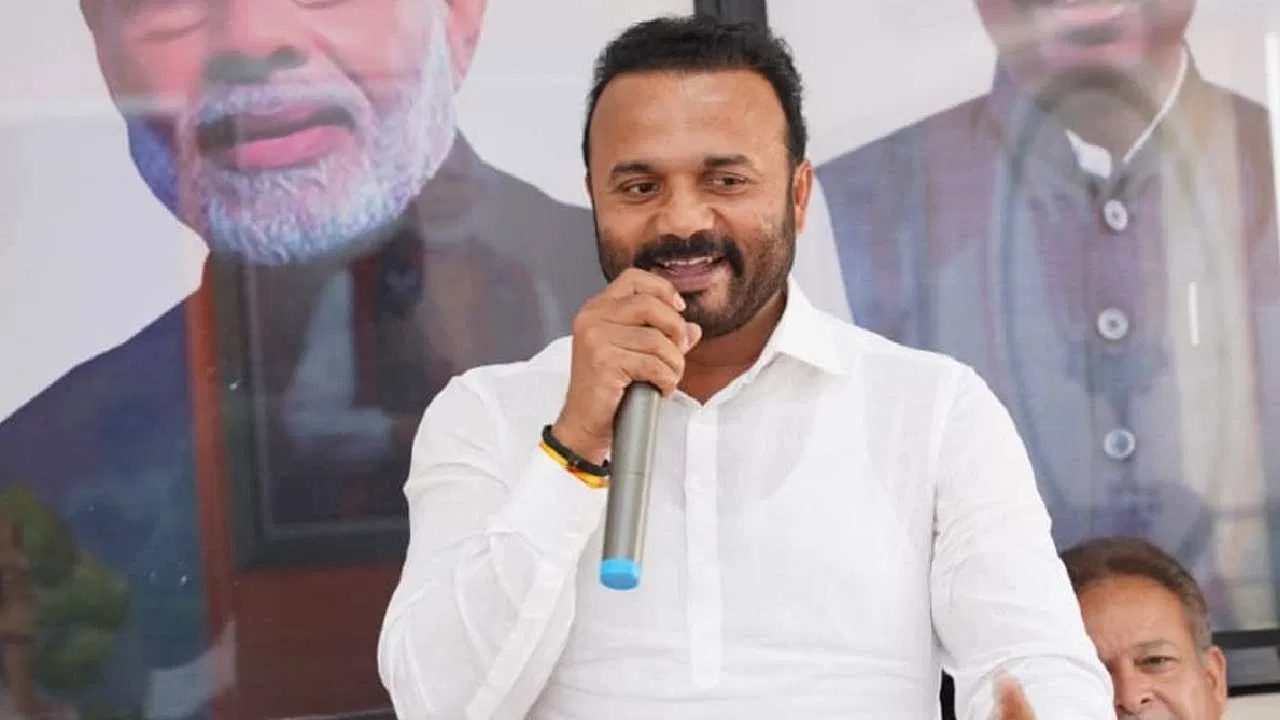 Jaykumar Gore : भाजप आमदाराच्या अडचणीत वाढ, 200 मृत कोविड रुग्ण जिवंत दाखवून भष्टाचार केल्याचे आरोप गंभीरतेने घ्या, न्यायालयाच्या पोलिसांना सूचना