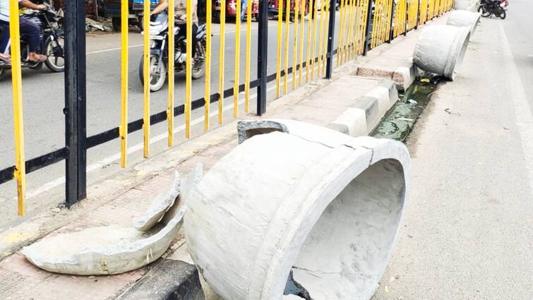 Firozabad Some people broke the flower pot kept on the roadside ann Firozabad News: फिरोजाबाद की खूबसूरती पर हमला, नगर निगम के 30 गमलों को बनाया निशाना