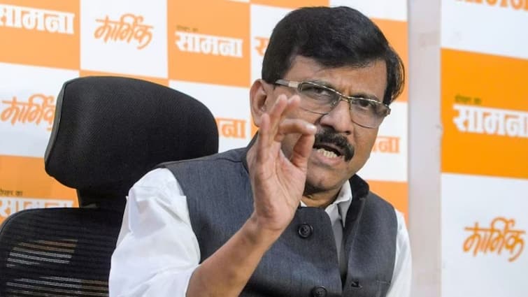 Sanjay Raut said he want to produce Namak Haraam 2 on eknath shinde bjp narendra modi Uddhav Thackeray thane speech marathi  Sanjay Raut VIDEO : 'नमक हराम 2' चित्रपट काढणार, ठाण्यातील हरामखोरांवर प्रकाश टाकणार; संजय राऊतांचा शिंदेसेनेवर हल्लाबोल