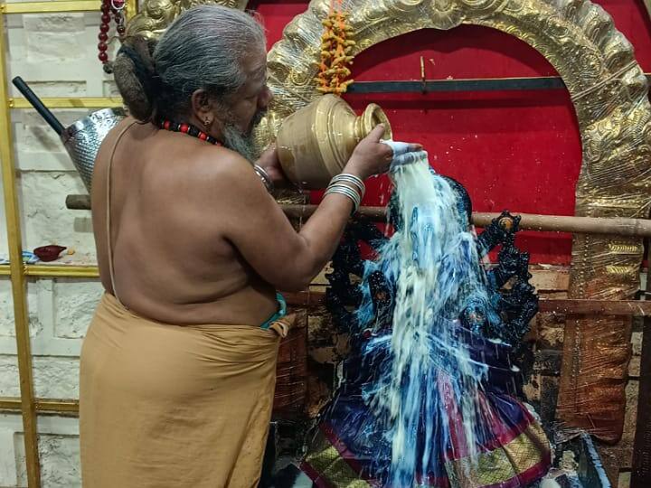 Aadi Poornami Special worship at various Amman Temple in Karur - TNN ஆடி பௌர்ணமி; கரூரில் பல்வேறு அம்மன் ஆலயங்களில் சிறப்பு வழிபாடு