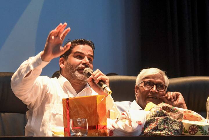 बिहार में विधानसभा चुनाव के मद्देनजर चुनावी रणनीतिकार प्रशांत किशोर ने बड़ा दांव चल दिया है.