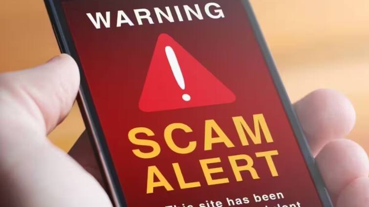 Cyber Scam parcel delievery scam government agency alert not to click on spam message Cyber Scam: સરકારી એજન્સીની ચેતવણી, આ મેસેજ પર ક્લિક કરશો તો થઇ જશો કંગાળ