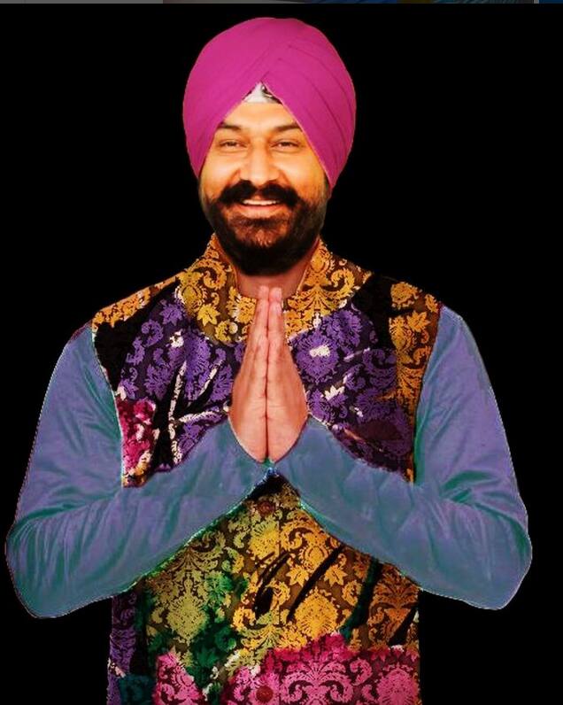 सोढ़ी ने बताया कि इस दौरान उन्होंने 17 दिन तक एक ही ट्राउजर पहनी. बिना नहाए उन्होंने दिन काटे. कई बार गीले कपड़े भी पहने. उन्होंने बस स्टेंड और रेलवे प्लेटफॉर्म पर रातें बिताईं.