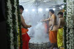 Mahakal Mandir: सावन के पहले सोमवार को महाकाल के दरबार में हुई भव्य भस्म आरती, भक्तों का उमड़ा जनसैलाब