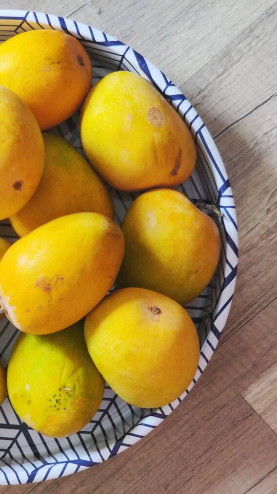 ভুলেও আমের সঙ্গে খাবেন না এই চার খাবার !