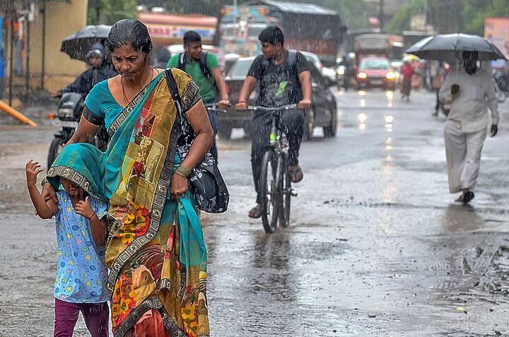 The Meteorological Department said that on Monday (July 22, 2204), there may be rain in many parts of Uttar Pradesh, Rajasthan, Punjab and Haryana and other states of North India.