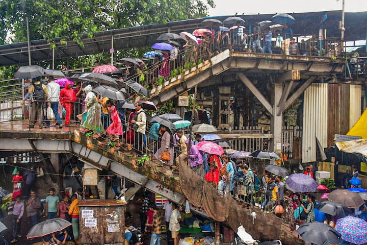 With heavy rainfall likely at isolated places in other districts of Vidarbha region, the IMD advised people not to venture out of their homes unless absolutely necessary.