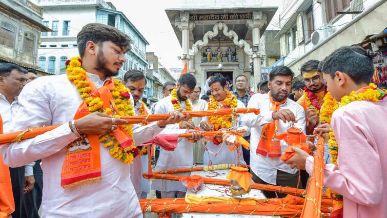 Kanwar Yatra 2024 starts from today Delhi Police traffic advisory issued  Kanwar Yatra 2024: कांवड़ यात्रा पर ड्रोन से रखी जाएगी नजर, दिल्ली से गुजरेंगे हरियाणा और राजस्थान के 20 लाख शिवभक्त