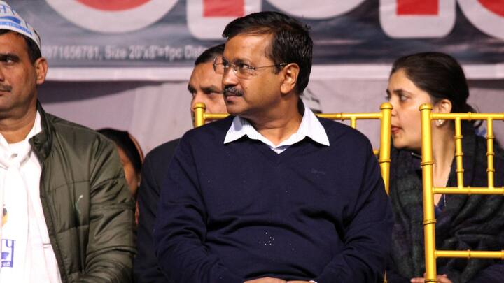 राजधानी दिल्ली में अगले साल विधानसभा चुनाव होने वाले हैं, जिसको लेकर भारतीय जनता पार्टी तैयारी में जुट गई है. दिल्ली में अनुसूचित जाति के मतदाताओं की अच्छी खासी संख्या वाले 12 आरक्षित सीट है. इन 12 सीटों में कुल 30 विधानसभा क्षेत्र हैं और भारतीय जनता पार्टी इन क्षेत्रों में पहुंच बढ़ाने के लिए बहुत जल्द काम शुरू कर देगी.