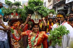 Bonalu Festival: అమ్మవారికి ప్రతిరూపం - జోగినీలదే ఈ బోనాల ఉత్సవం