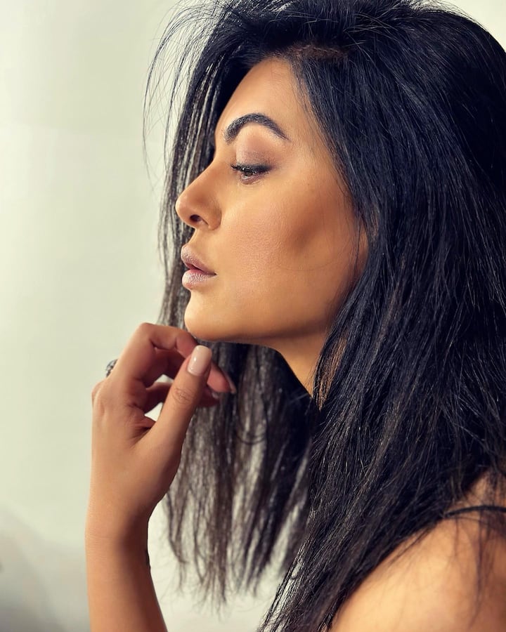 सुष्मिता सेन नुकतीच रिया चक्रवर्तीच्या पॉडकास्ट 'चॅप्टर 2' मध्ये दिसली होती.