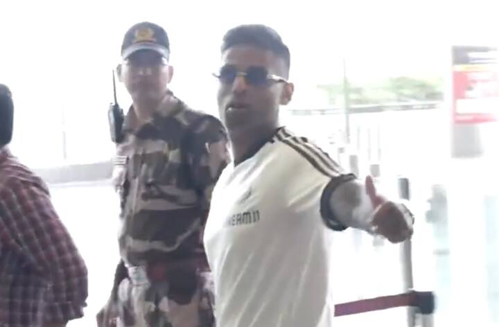 सूर्यकुमार यादवची (Suryakumar Yadav) टी-20 संघाच्या कर्णधारपदी निवड करण्यात आली आहे. तर रोहित शर्मा वनडे मालिकेचं नेतृत्व करणार आहे. (Image Credit-ANI)