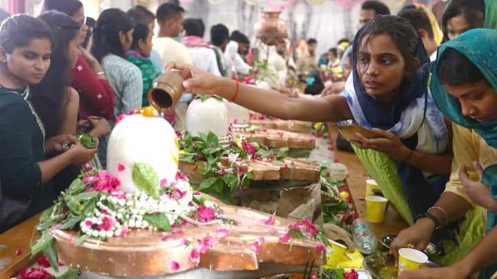 It is during Sawan that, according to Hindu mythology, Lord Shiva is believed to have consumed poison that emerged from the churning of the ocean, thus saving the universe from its toxic effects. (Source: PTI)