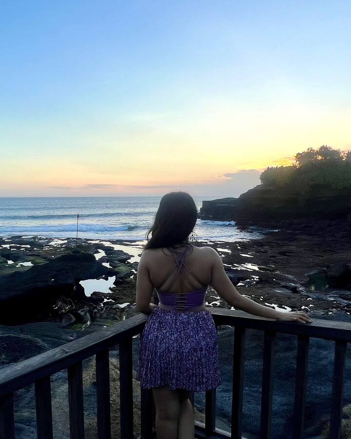 ఈ మూవీ మంచి విజయం సాధించింది. కానీ ఈ అమ్మడికి మాత్రం మళ్లీ నిరాశ ఎదురైంది. మూవీ హిట్ అయినా ఐశ్వర్యకు మాత్రం ఆశించిన గుర్తింపు రాలేదనే చెప్పాలి. Image Credit: IswaryaMenon/ Instagram