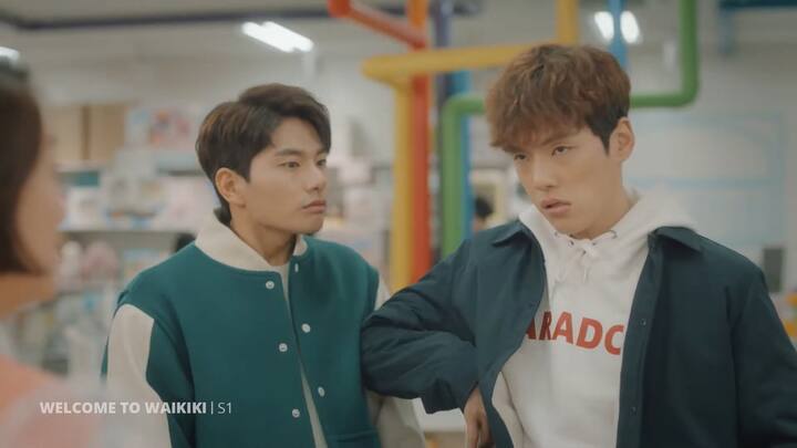 In Welcome To Waikiki, three men risk everything on a guesthouse in order to fund their ideal movie. They quickly realise that making a profit is more difficult than they all thought.