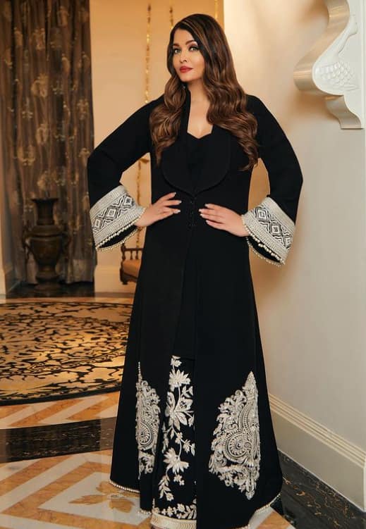 ऐश्वर्या राय 862 करोड़ रुपये (105 मिलियन डॉलर से अधिक) की कुल नेटवर्थ के साथ भारत की सबसे अमीर अभिनेत्री हैं.