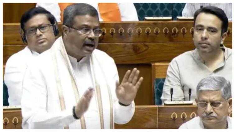 parliament budget session education minister dharmendra pradhan Rahul Gandhi Neet Akhilesh Yadav 'मैं अपने नेता की कृपा पर हूं...', लोकसभा में नीट पर हंगामे के बीच क्यों बोले शिक्षामंत्री धर्मेंद्र प्रधान