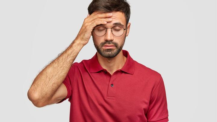 बैठी जीवनशैलीमुळे लठ्ठपणा येतो आणि लठ्ठपणामुळे पक्षाघाताचा धोका अनेक पटींनी वाढतो.