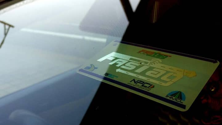 वहीं अगर आपका वाहन चोरी हो जाता है या गाड़ी का शीशा टूटने पर फास्टैग खराब हो जाता है. तो फिर आपको फास्टैग बदलने के लिए कोई चार्ज नहीं देना होगा.