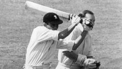 Cricketers in Indian Army: ভারতীয় জার্সিতে ২২ গজও কাঁপিয়েছেন, আবার সেনাবাহিনীর পোশাকও গায়ে চাপিয়েছেন এই ক্রিকেটাররা