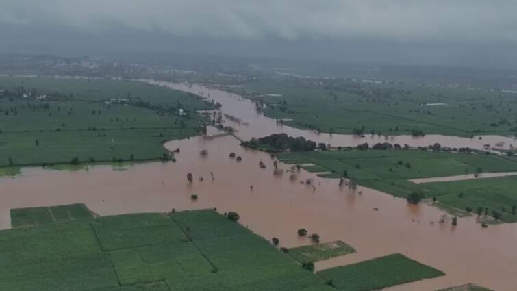 Shivaji University Heavy rains hit Shivaji University exams of students in Sangli, Kolhapur and Satara were postponed Marathi News मुसळधार पावसाचा शिवाजी विद्यापीठाला फटका,  सांगली, कोल्हापूरसह साताऱ्यातील विद्यार्थ्यांच्या परिक्षा स्थगित