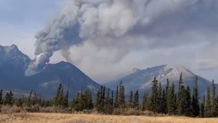 Canada wildfire Jasper national park evacuation alberta Hundreds Displaced After Wildfires In Canada's Westernmost Province, Jasper National Park Ordered To Evacuate