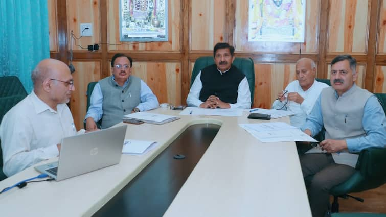 Himachal Pradesh government formed resource mobilization committee to improve financial condition ANN 'हर नागरिक पर कर्ज का बोझ', खजाने की सेहत सुधारने के लिए सुखविंदर सरकार रोकेगी फिजलूखर्ची?