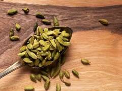 Health Tips: ਇਲਾਇਚੀ ਦੇ ਦਾਣਿਆਂ 'ਚ ਹੈ ਅਦਭੁਤ ਤਾਕਤ, ਇਹਨਾਂ ਰੋਗਾਂ ਨੂੰ ਕਰਦੇ ਹਨ ਦੂਰ