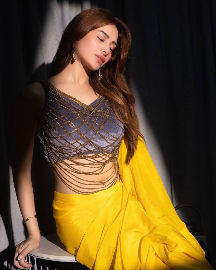 Mahira Sharma Photo:  બિગ બોસની પૂર્વ સ્પર્ધક અને સુંદર અભિનેત્રી માહિરા શર્મા સોશિયલ મીડિયા પર એક્ટિવ રહે છે અને પોતાની નવી તસવીરોથી તેના ફેન્સનું મનોરંજન કરતી રહે છે.