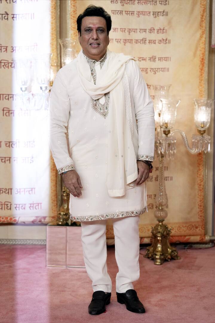 प्रॉपर्टीशिवाय अभिनेता गोविंदा हॉटेल्स आणि इतर व्यवसायांतूनही दरवर्षी कोट्यवधी रुपयांची कमाई करतो.