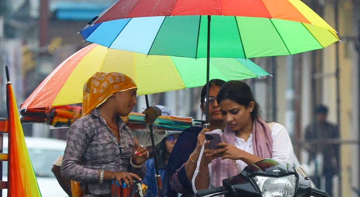 एमपी में झमाझम बारिश ने रोके ट्रेनों के पहिये, आज 27 जिलों में भारी बरसात का अलर्ट