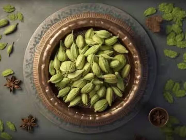 Some studies have shown that cardamom also has anti-cancer properties. Researchers found that cardamom has the ability to destroy tumor cells. Therefore, eating cardamom is considered beneficial.