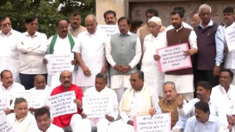 Karnataka Congress Protest Valmiki Corporation Scam' Against Arbitrary Actions Of ED Alleges Political Targeting Valmiki Corporation 'Scam': Karnataka Congress Protests Against 'Arbitrary Actions Of ED', Alleges Political Targeting