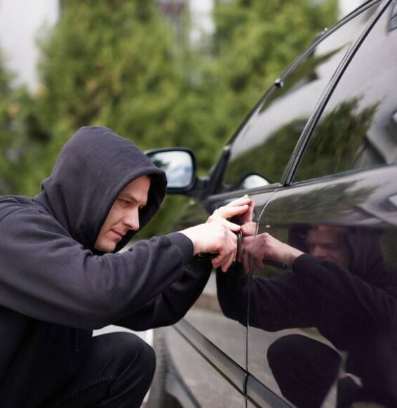 ਇਸ ਲਈ ਜੇਕਰ ਕਦੇ ਵੀ ਘਰ ਤੋਂ ਬਾਹਰ ਜਾਂ ਫਿਰ ਕਿਸੇ ਹੋਰ ਥਾਂ ਉੱਤੇ ਕਾਰ ਨੂੰ ਖੜ੍ਹਾ ਕਰਦੇ ਹੋ ਤਾਂ ਕਾਰ ਦੇ ਸਾਰੇ ਹੈਂਡਲਾਂ ਨੂੰ ਚੈੱਕ ਕਰੋ।