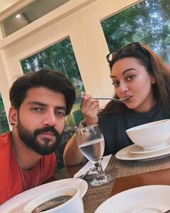 Sonakshi Sinha ने पति Zaheer Iqbal संग रोमांटिक अंदाज में सेलिब्रेट की वन मंथ एनिवर्सरी, बोलीं - ‘वो किया, जिसकी जरूरत थी’