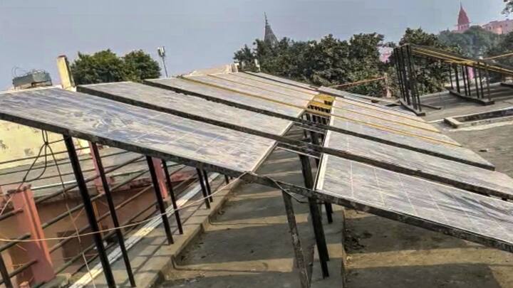 ইতিমধ্যে এই প্রকল্পের অধীনে বিদ্যুৎ নেওয়ার জন্য প্রচুর মানুষ উৎসাহ দেখিয়েছেন। যা ভারতের অপ্রচলিত বিদ্যুৎ ক্ষেত্রে অগ্রগতির জন্য উল্লেখ্যযোগ্য বলে মনে করা হচ্ছে।(ছবি সৌজন্য- পিটিআই)