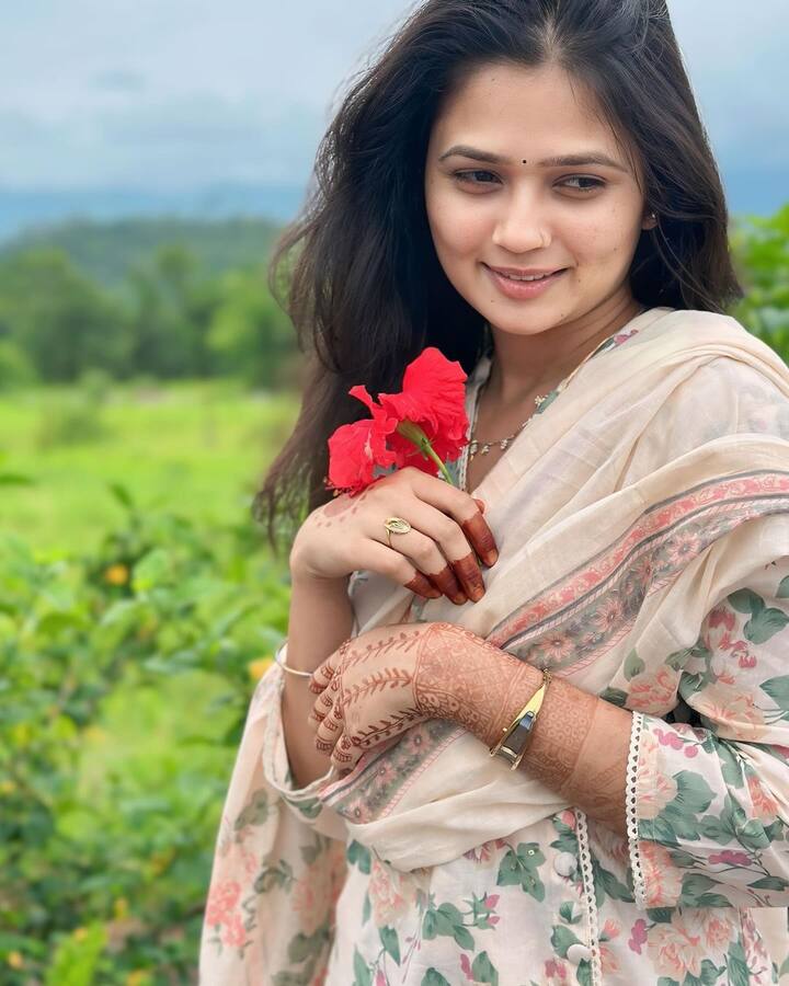 सोशल मीडियावर या फोटोंची बरीच चर्चा आहे.