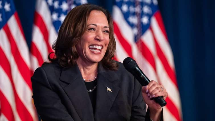 Kamala Harris attacks Ex president Donald Trump says he is fraud who misbehaved with women  कमला हैरिस ने की चुनावी कैंपेन की शुरुआत, ट्रंप को बताया यौन उत्पीड़न करने वाला धोखेबाज