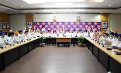 Punjab News: ਸ਼੍ਰੋਮਣੀ ਅਕਾਲੀ ਦਲ ਨੇ ਕੋਰ ਕਮੇਟੀ ਕੀਤੀ ਭੰਗ, ਜਾਣੋ ਬਾਗ਼ੀ ਧੜੇ ਚੋਂ ਕੌਣ-ਕੌਣ ਸ਼ਾਮਲ ?