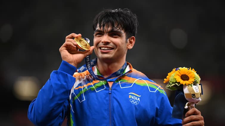 Specialty Of Olympic Jersey JSW Wearing Neeraj Chopra Paris Olympics 2024 Latest Sports News Paris Olympics 2024: नीरज चोपड़ा समेत भारतीय एथलीट की जर्सी है बेहद खास! खासियत जानकर रह जाएंगे हैरान