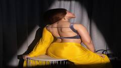 Mahira Sharma Photo: યલો સાડીમાં માહિરા શર્માએ કેમેરા સામે આપ્યા ગ્લેમરસ પોઝ