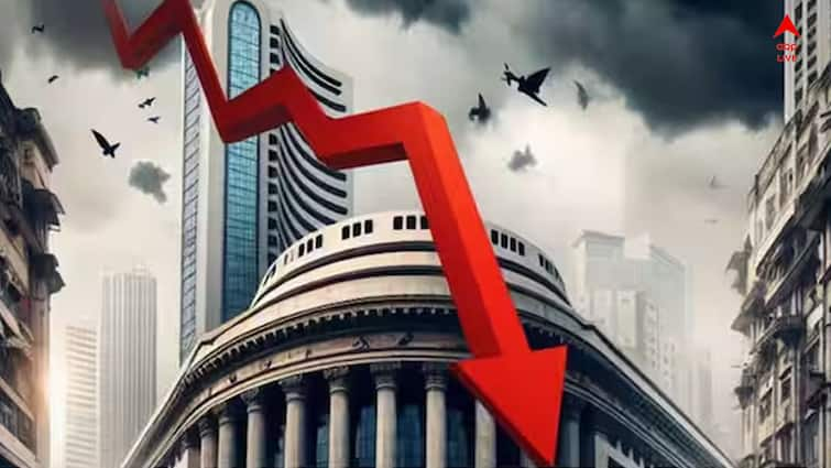 Stock markets fall as govt increases tax on capital gains derivates trading Budget 2024 Stock Market crash Updates Budget 2024 Sensex Crash Today: నష్టాల్లోకి జారుకుంటున్న మార్కెట్లు.. నిరాశపరిచిన బడ్జెట్..!!