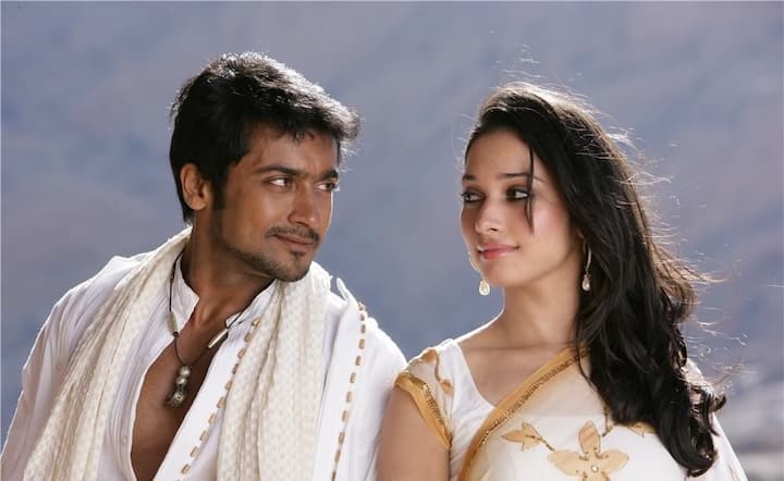 Ayan is a film directed by KV Anand and starring Suriya. Along with Surya Prabhu, he smuggles expensive items like gold and diamonds illegally. The villain who doesn't understand their development kills the lord. After that the rest of the story is how Surya helps the government official and recovers the smuggled goods smuggled by the villain.